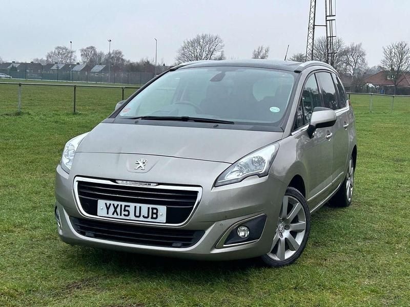 Grey Used 2015 Peugeot 5008 Allure SUV | £4,995 (Fair price) - Image 1/4