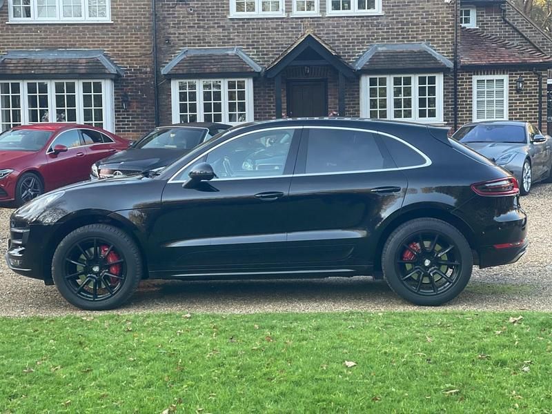Used Porsche Macan Turbo 400 HP (294 kW) 2017 Black SUV