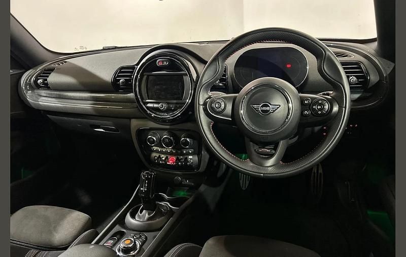 Used Mini Cooper Clubman Sport 134 HP (98 kW) 2020 Red Estate