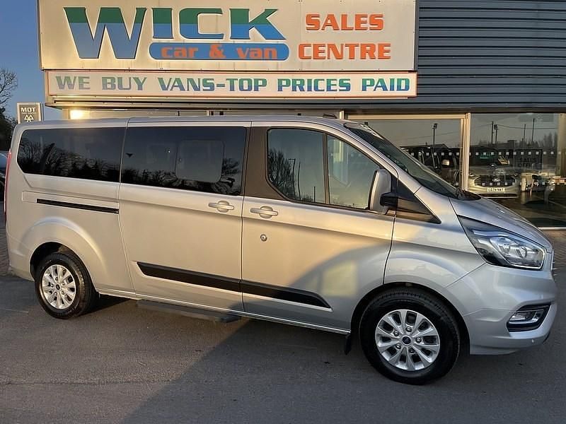 Used Ford Tourneo Custom Zetec 105 HP (77 kW) 2020 Silver Van