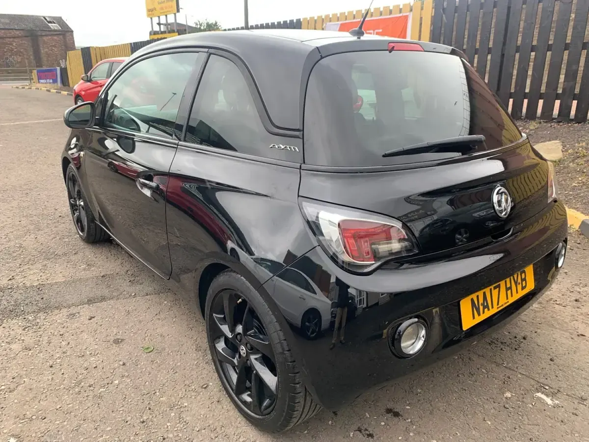 Używany Vauxhall Adam 2017 Czarny Hatchback