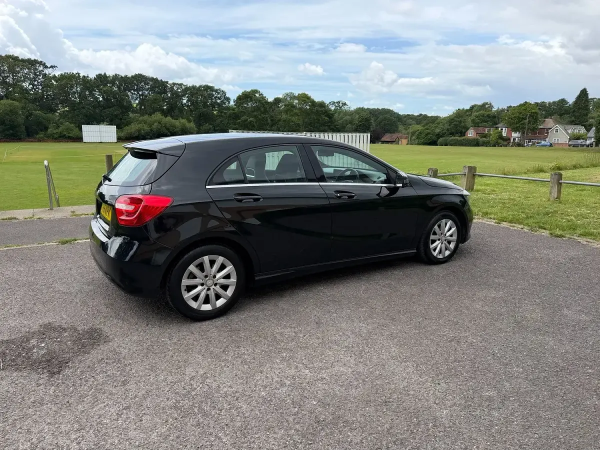 Used Mercedes A180 SE 109 HP (80 kW) 2015 Black Hatchback
