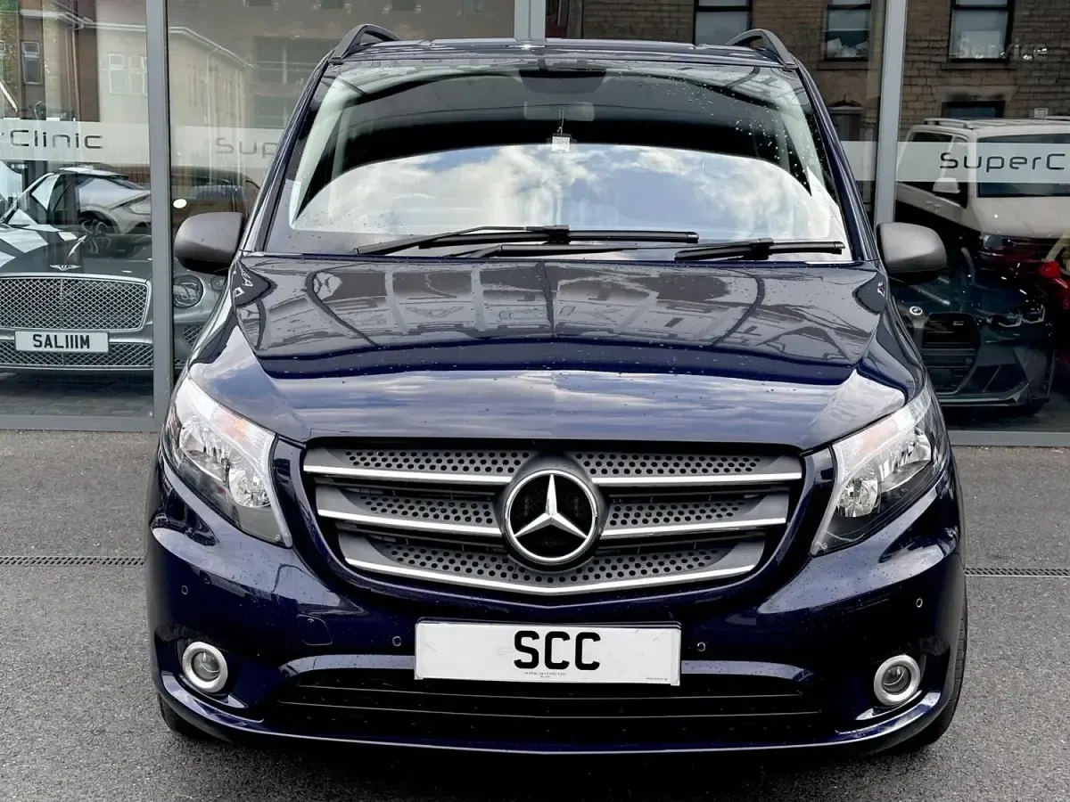 Usado Mercedes Vito 2017 Azul Van
