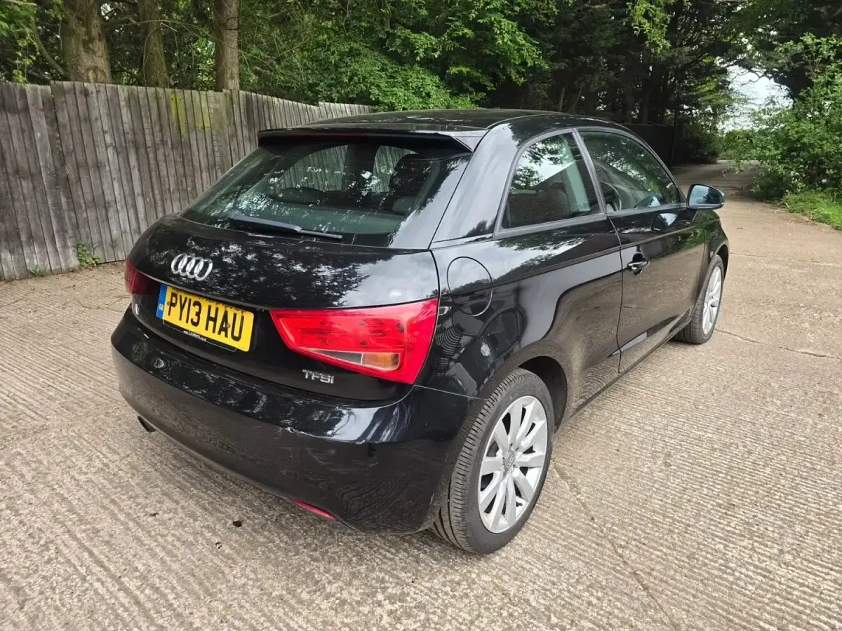 Używany Audi A1 Sport 86 KM (63 kW) 2013 Czarny Hatchback
