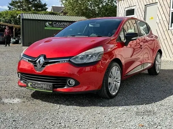 Used Renault Clio Dynamique 90 HP (66 kW) 2014 Red Hatchback