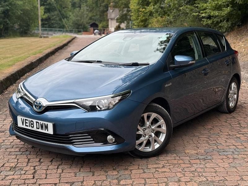 Blue Used 2018 Toyota Auris Hybrid Hatchback | £10,990 (Fair price) - Image 1/4