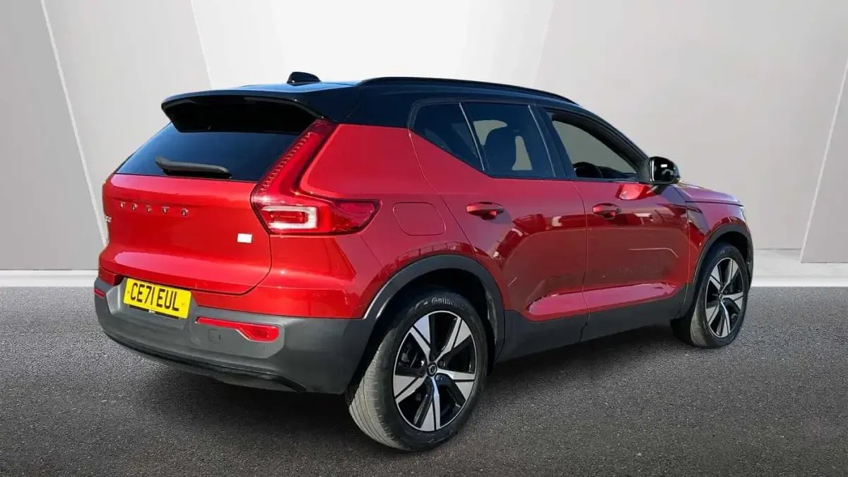 Used Volvo XC40 R-Design 258 HP (189 kW) 2021 Red SUV