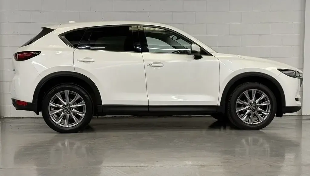 Begagnad Mazda 6 Inclusive 165 HK (121 kW) 2020 Vit SUV