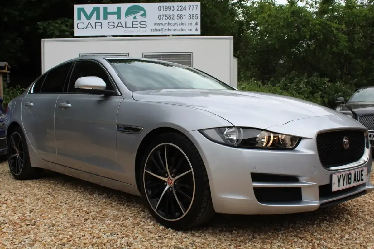 Used Jaguar XE Prestige 180 HP (132 kW) 2018 Silver Sedan