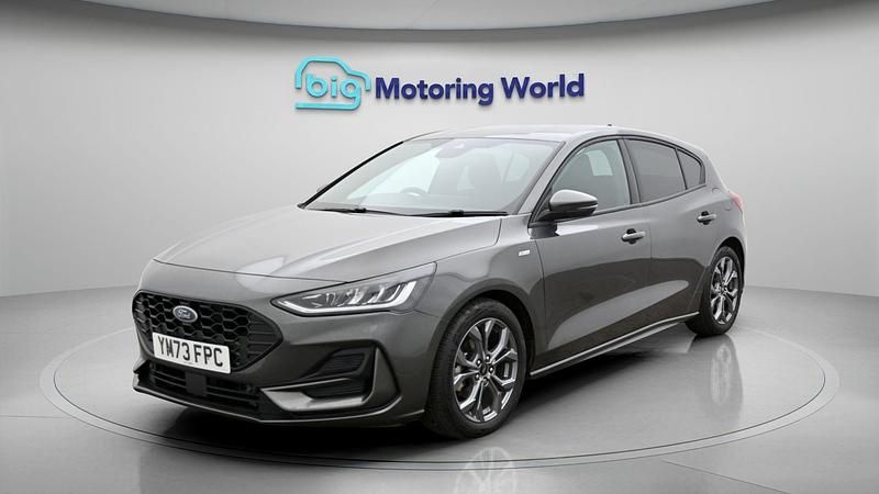 Used Ford Focus ST-Line 123 HP (90 kW) 2023 Grey Hatchback