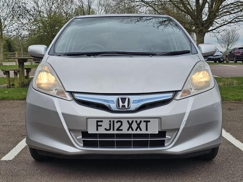 Used Honda Fit Hybrid 102 HP (75 kW) 2025 Silver Hatchback