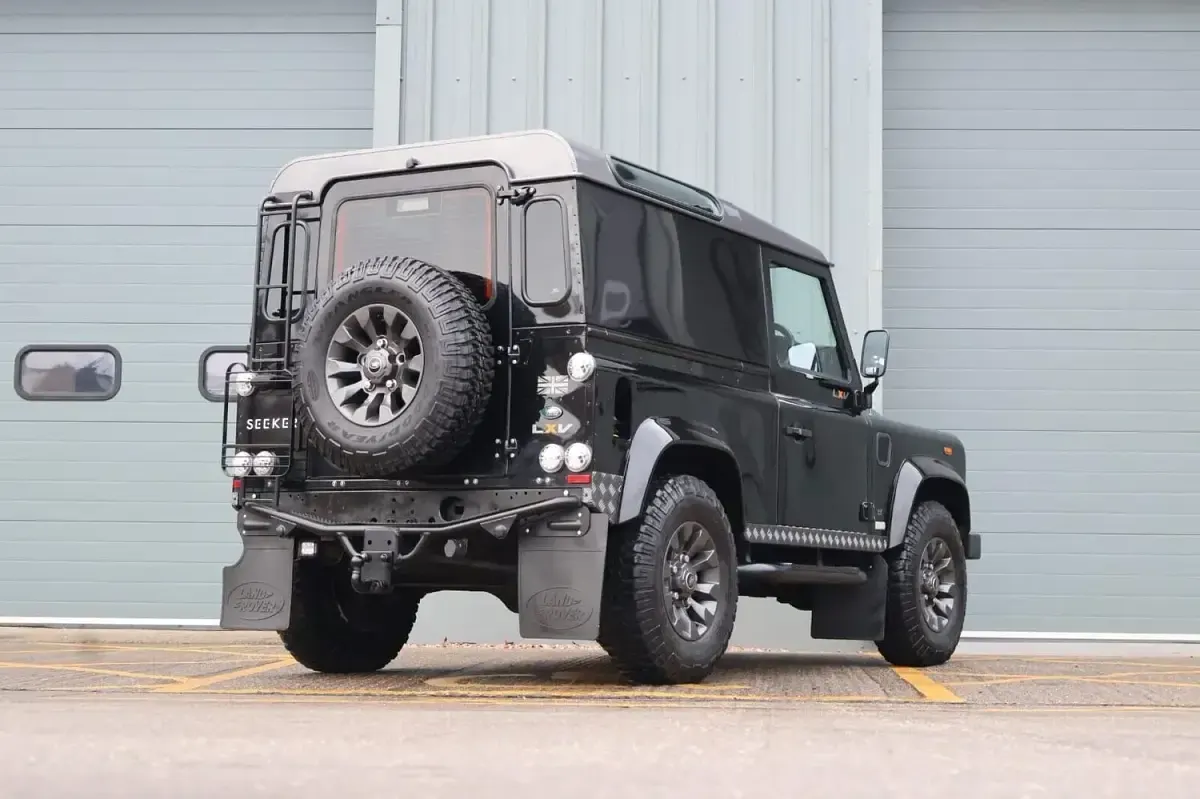 Used Land Rover Defender 122 HP (89 kW) 2013 Black