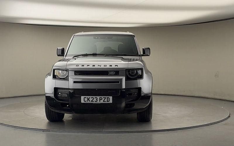 Used Land Rover Defender Dynamic 300 HP (220 kW) 2023 Eiger grey SUV
