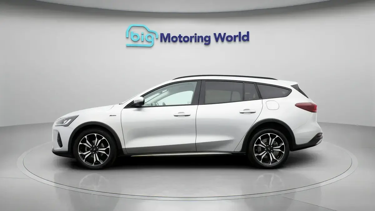 Used Ford Focus Active 125 HP (91 kW) 2023 Silver Estate