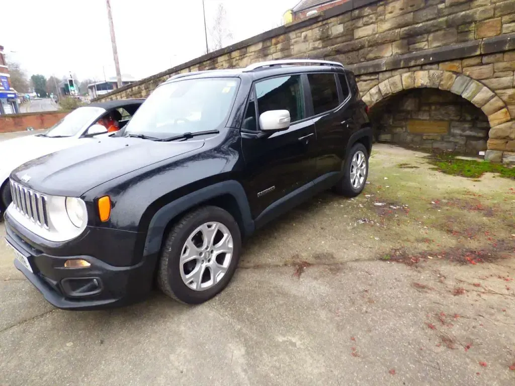 Used Jeep Renegade Limited 170 HP (125 kW) 2015 Black SUV