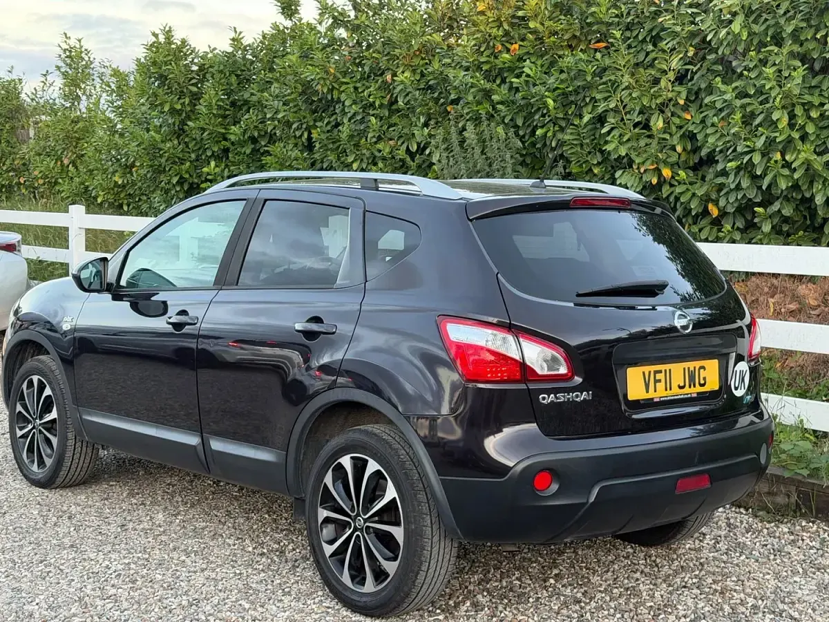 Used Nissan Qashqai N-TEC 110 HP (80 kW) 2011 Black SUV