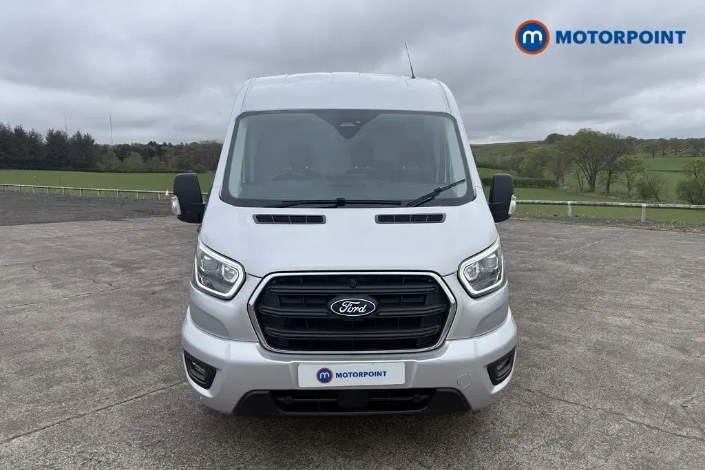 Begagnad Ford Transit Limited 165 HK (121 kW) 2024 Silver Van