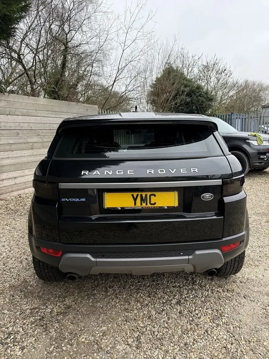 Begagnad Land Rover Range Rover evoque SE 2016 Svart SUV