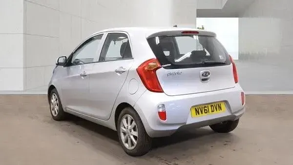 Used Kia Picanto 68 HP (50 kW) 2011 Silver Hatchback