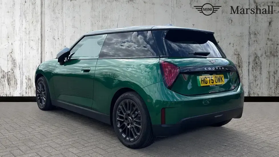 Used Mini Cooper Hatch 133 kW (181 HP) 2026 Green Hatchback