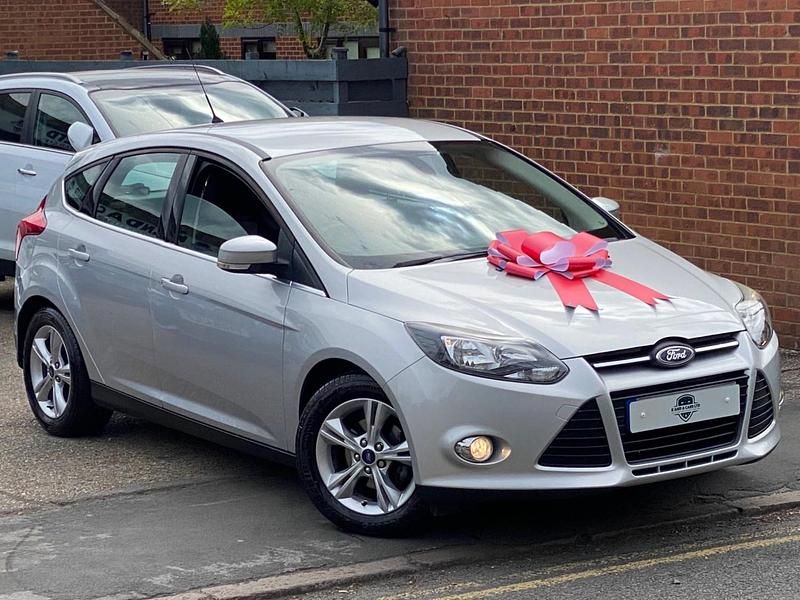 Silver Used 2013 Ford Focus Zetec Hatchback | £7,490 (A bit pricey) - Image 1/4