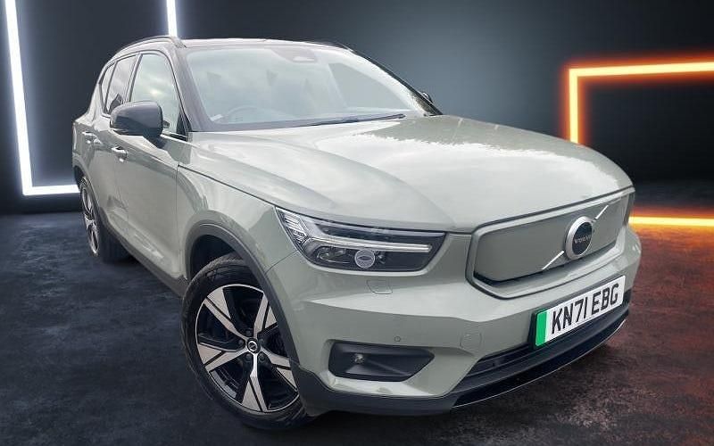 Used 2022 Volvo XC40 Plus SUV | £21,900 (Fair price) - Image 1/4