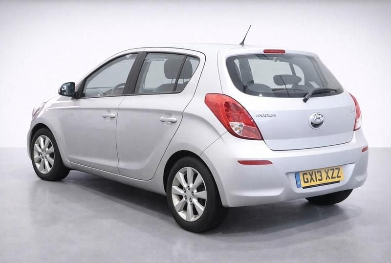 Used Hyundai i20 Active 101 HP (74 kW) 2013 Silver Hatchback