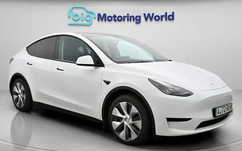Used Tesla Model Y Standard Range 219 kW (299 HP) 2024 SUV