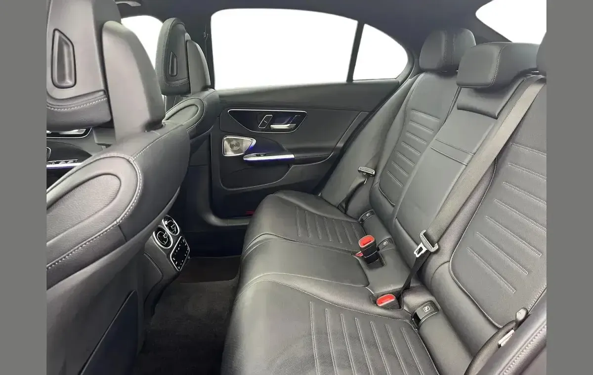 Used Mercedes C220 AMG Line Premium Plus 196 HP (144 kW) 2025 Red Sedan