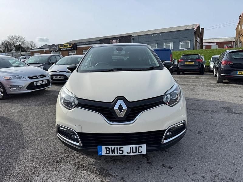 Used Renault Captur Dynamique 90 HP (66 kW) 2015 Cream SUV
