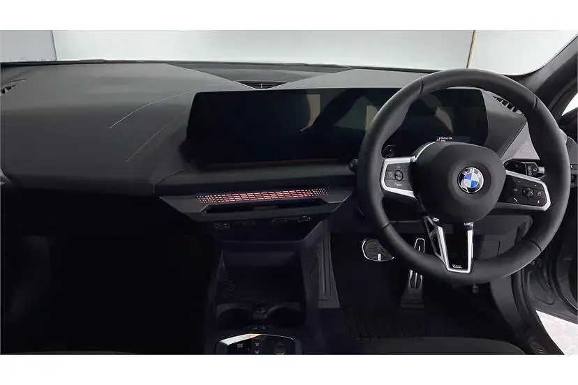 Begagnad BMW 120 M Sport 156 HK (114 kW) 2026 Grå Halvkombi