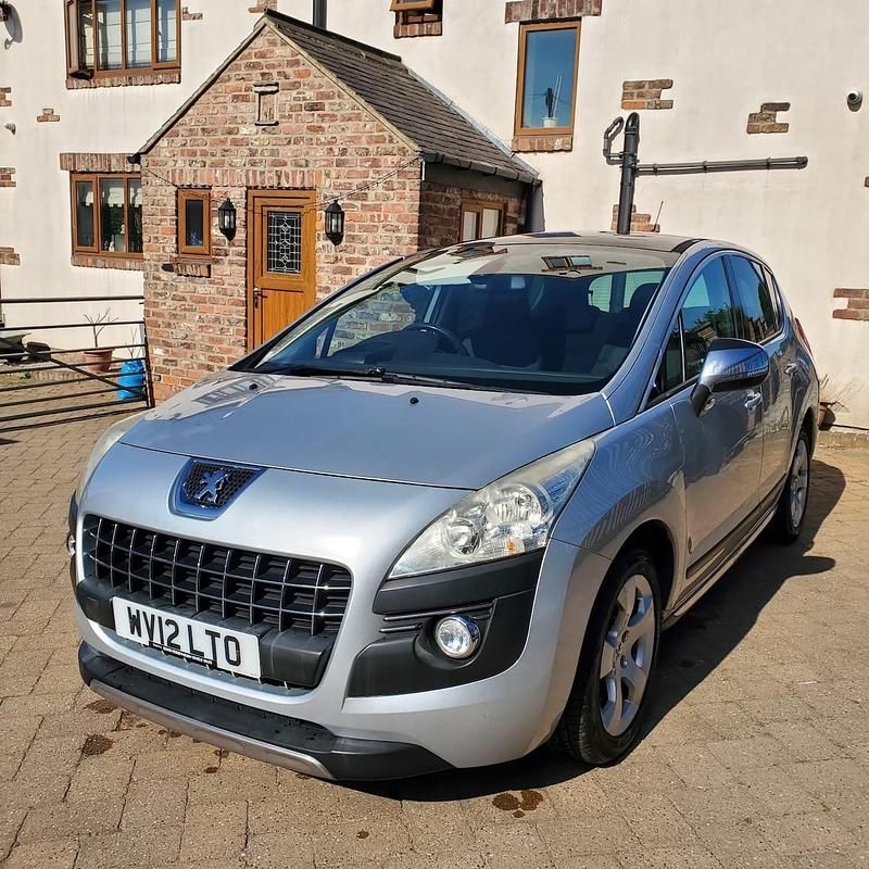 Silver Used 2012 Peugeot 3008 Hatchback | £2,195 (Good price) - Image 1/4