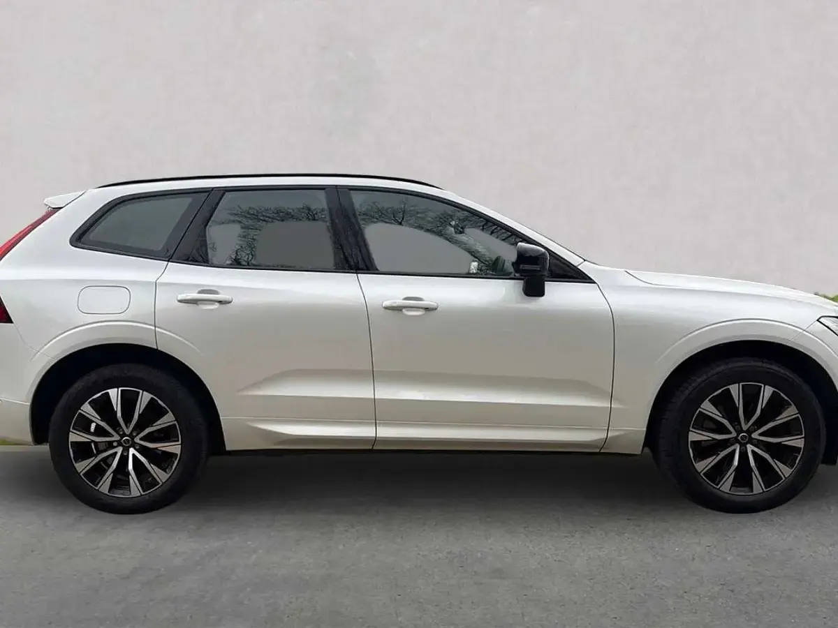 Used Volvo XC60 Plus 2022 White SUV