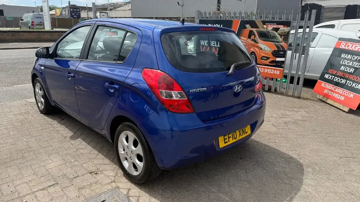 Used Hyundai i20 Comfort 78 HP (57 kW) 2010 Blue Hatchback