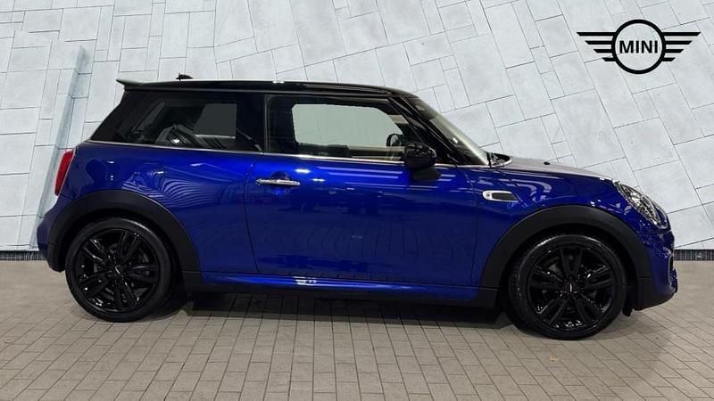 Used Mini Cooper Hatch 134 HP (98 kW) 2019 Blue Hatchback