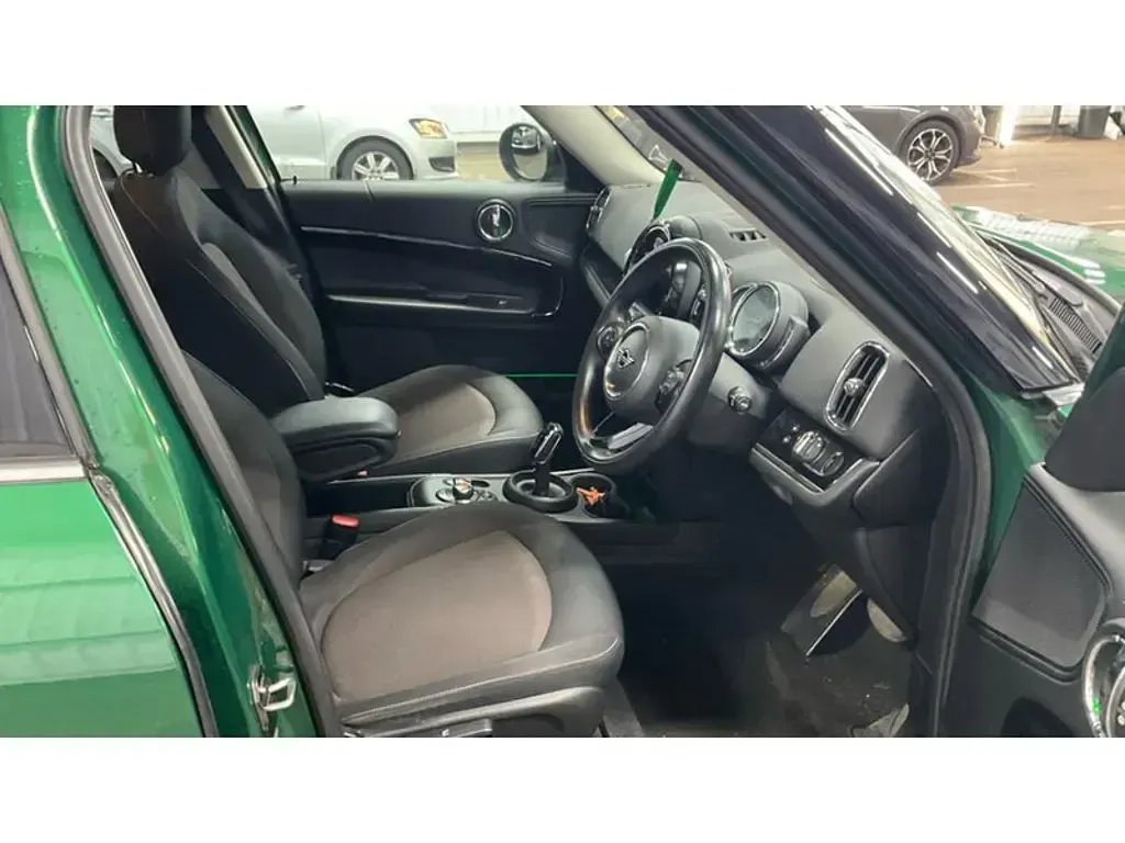 Used Mini Cooper Countryman Classic 2020 British racing green iv SUV