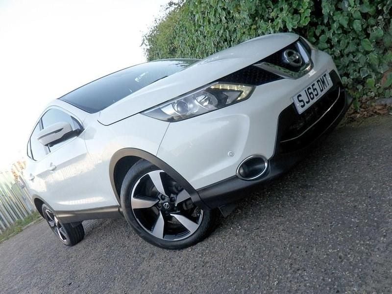 White Used 2015 Nissan Qashqai N-TEC SUV | £7,299 (Fair price) - Image 1/4