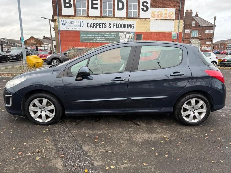 Used Peugeot 308 Active 92 HP (67 kW) 2012 Blue Hatchback