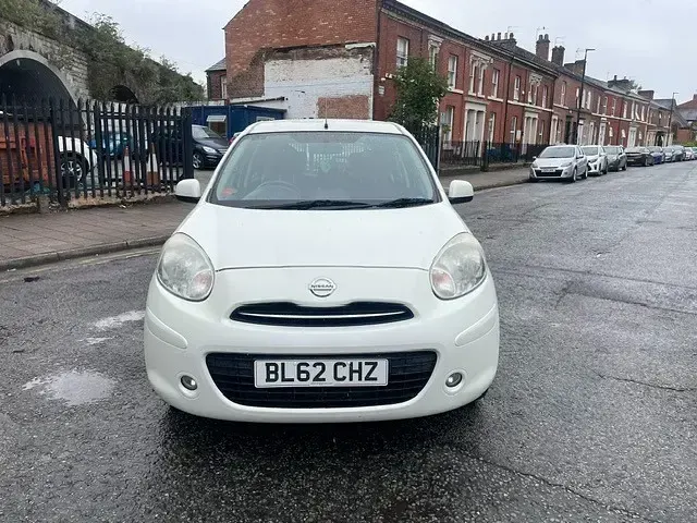 Used Nissan Micra Acenta 78 HP (57 kW) 2013 White Hatchback