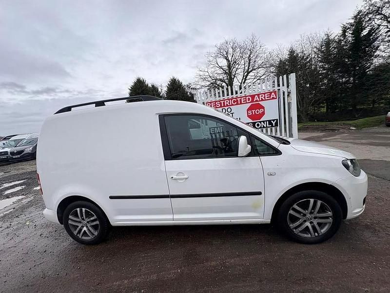Begagnad VW Caddy Trendline 102 HK (75 kW) 2014 Vit Minibuss