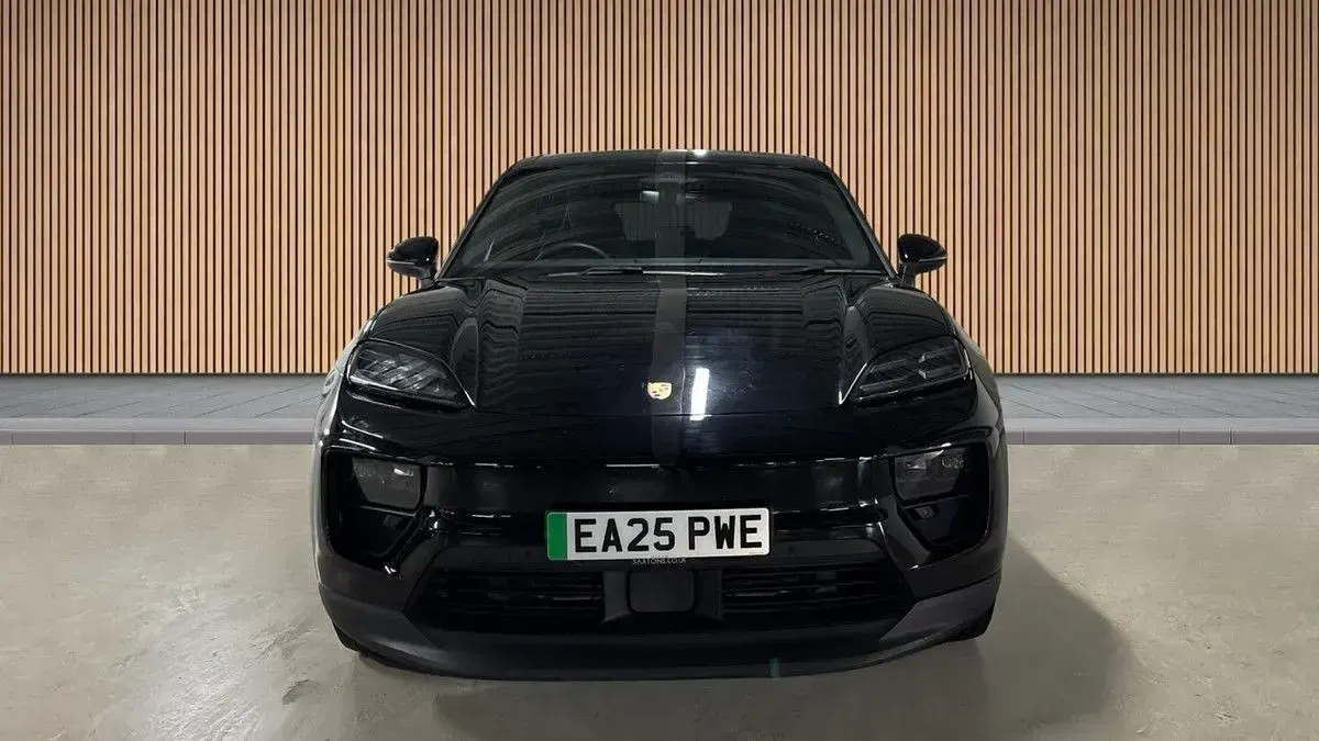 Used Porsche Macan 300 kW (408 HP) 2025 Black SUV