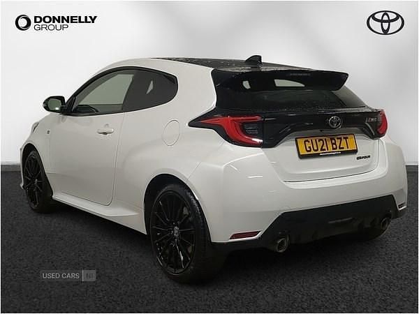 Used Toyota Yaris 272 HP (200 kW) 2021 White Hatchback