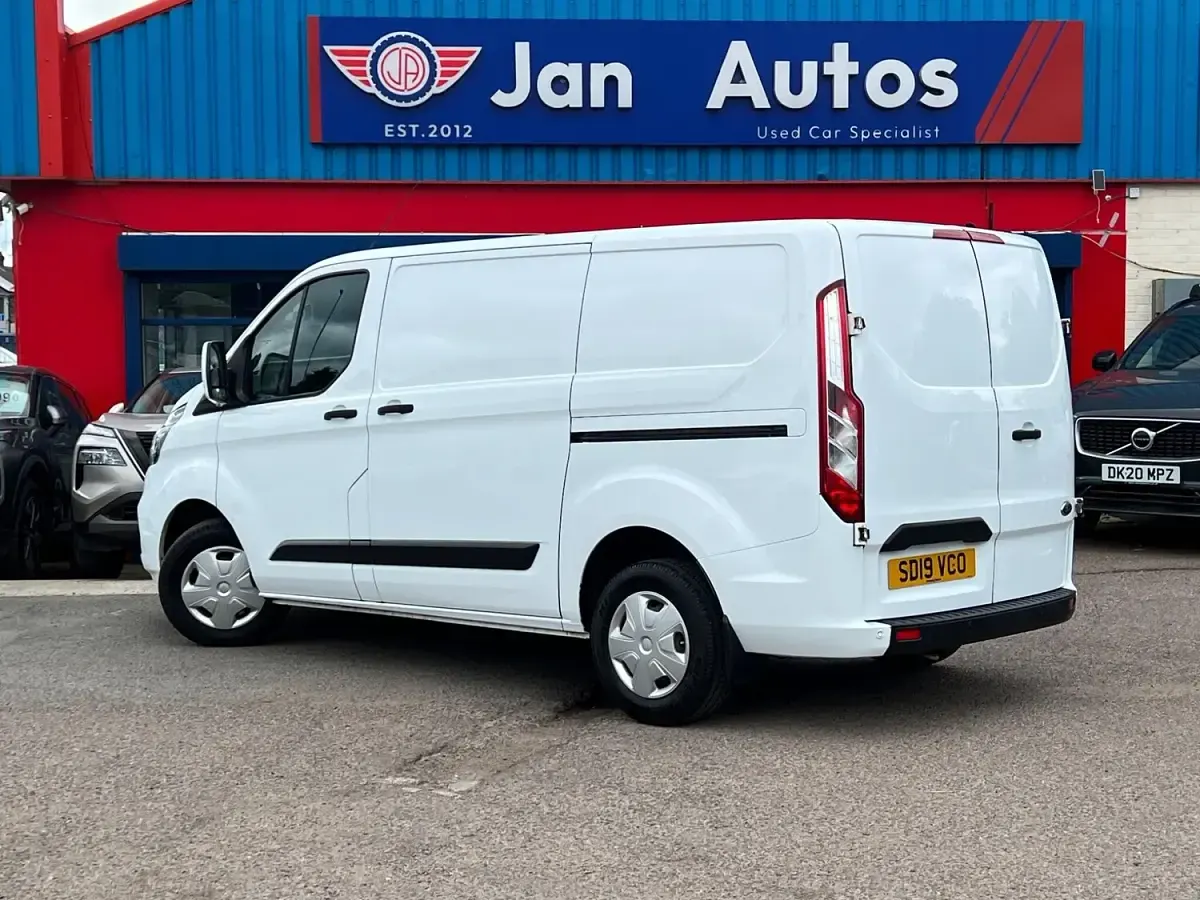 Used Ford Transit Custom Trend 105 HP (77 kW) 2019 White Van
