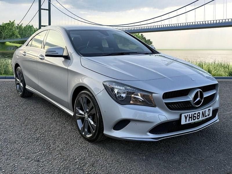 Used Mercedes CLA220 177 HP (130 kW) 2018 Silver Sedan
