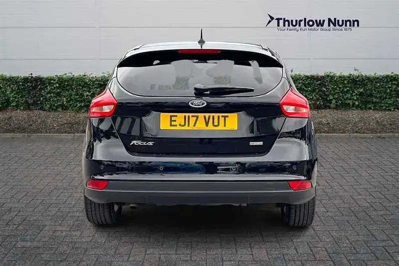 Used Ford Focus Zetec 125 HP (91 kW) 2017 Black Hatchback
