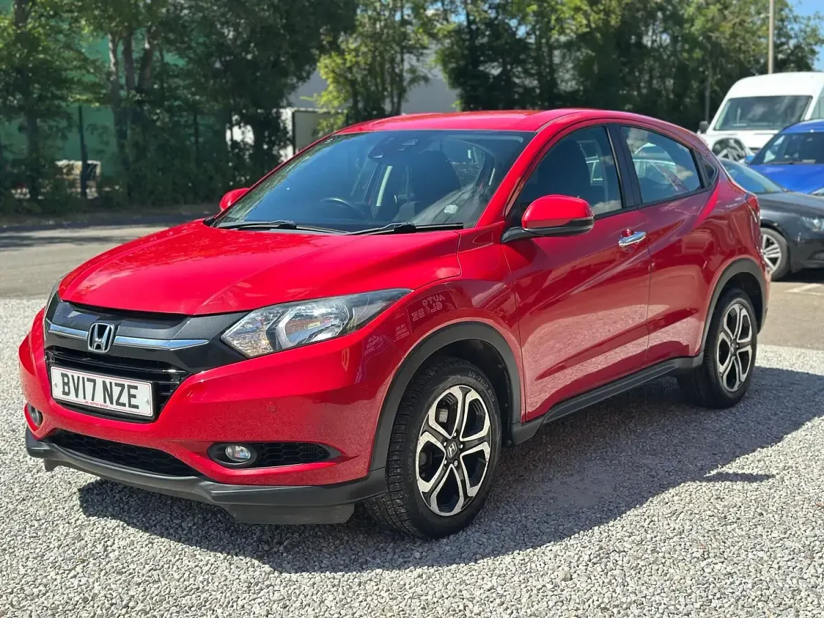 Used Honda HR-V SE 120 HP (88 kW) 2017 Red SUV