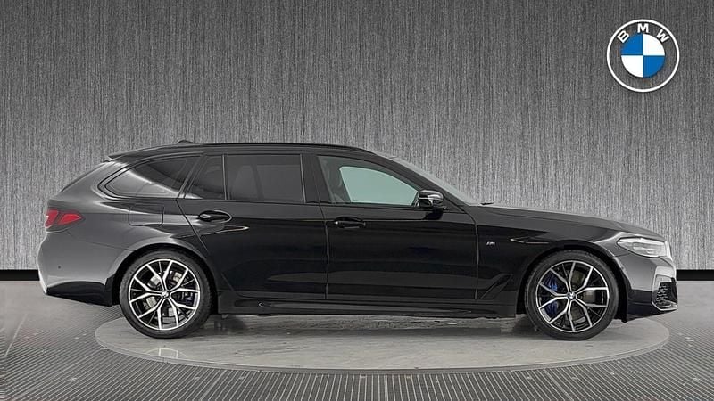 Used BMW 530 M Sport 282 HP (207 kW) 2022 Black Estate