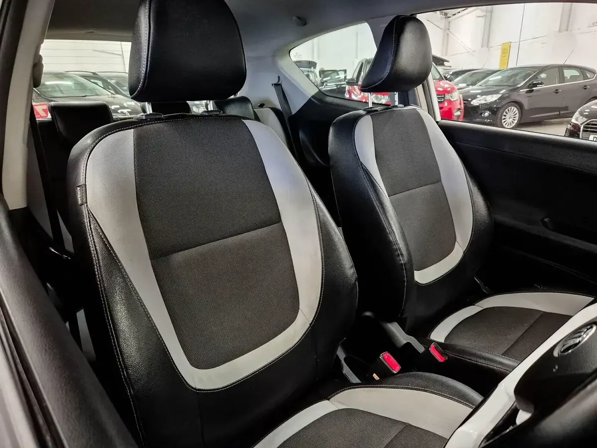 Used Kia Picanto 85 HP (62 kW) 2014 White Hatchback