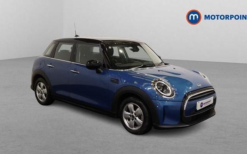 Begagnad Mini Cooper Classic 136 HK (100 kW) 2022 Blå Halvkombi