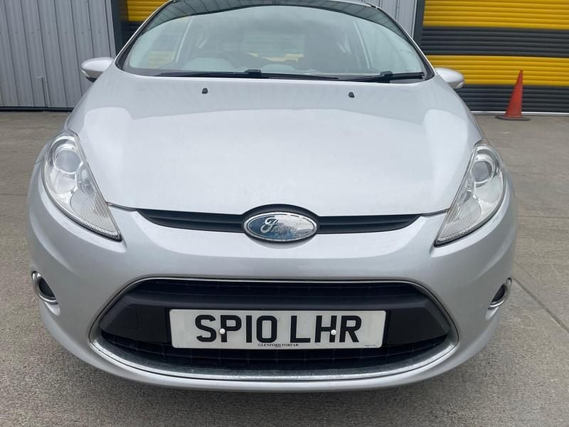 Used Ford Fiesta Zetec 82 HP (60 kW) 2010 Silver Hatchback